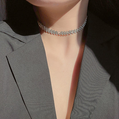 Collier strass étincelant